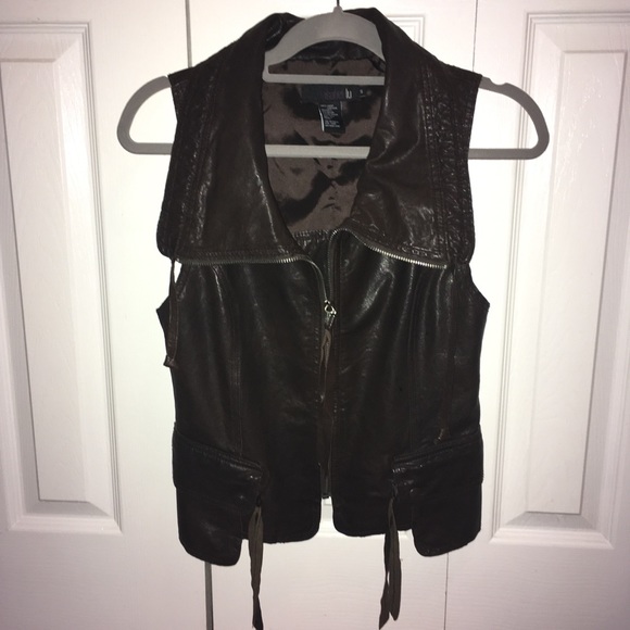 Jackets & Blazers - Isabel lu 100% sheep leather vest. Size small.